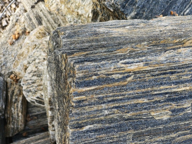 GROS GALET WOOD. GNEISS 20-50 VRAC